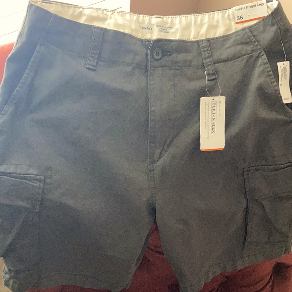 Men’s Old Navy cargo shorts